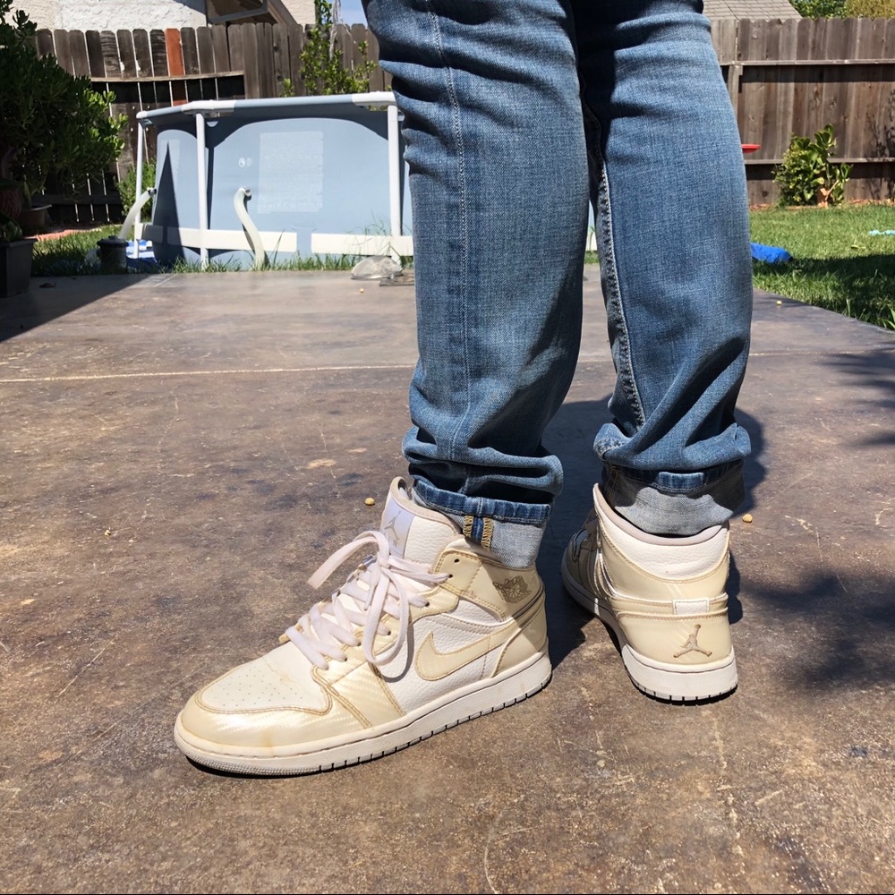 AIR JORDAN 1 PHAT WHITE CARBON FIBER